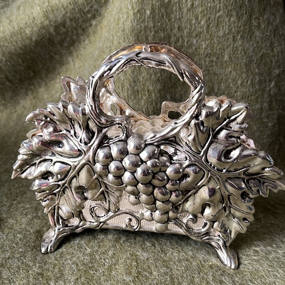 Studio Silversmiths Dining Vintage Silverplated Grape Napkin